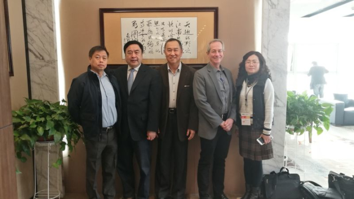 11-趙振元、副院長姚虹與洪啟財副總裁一行親切合影.jpg