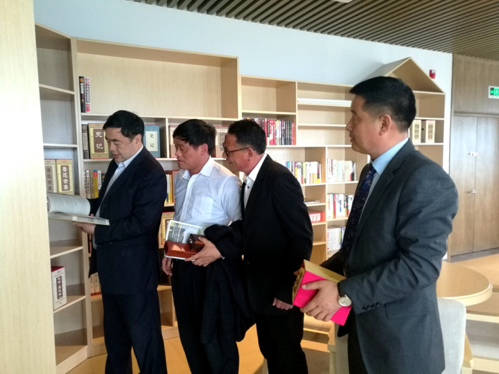 6-趙振元董事長參觀?；鶈T工文化中心.jpg
