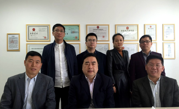 3-趙振元同志與南通分院周安舉、賀奎田、趙宇、郭明偉、于海燕、唐鋒等同志親切合影.jpg